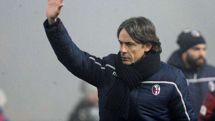 BOLOGNA, ITALY - DECEMBER 18: Filippo Inzaghi head coach of Bologna FC salutes the supporters of Bologna FC at the end of the Serie A match between Bologna FC and AC Milan at Stadio Renato Dall'Ara on December 18, 2018 in Bologna, Italy. (Photo by Mario Carlini / Iguana Press/Getty Images) BOLOGNA, ITALY - DECEMBER 18: Filippo Inzaghi head coach of Bologna FC salutes the supporters of Bologna FC at the end of the Serie A match between Bologna FC and AC Milan at Stadio Renato Dall'Ara on December 18, 2018 in Bologna, Italy. (Photo by Mario Carlini / Iguana Press/Getty Images)