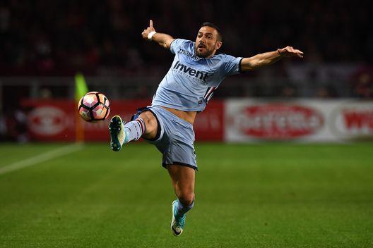 TURIN, ITALY - APRIL 29: Fabio Quagliarella of UC Sampdoria in action during the Serie A match between FC Torino and UC Sampdoria at Stadio Olimpico di Torino on April 29, 2017 in Turin, Italy. (Photo by Valerio Pennicino/Getty Images) TURIN, ITALY - APRIL 29: Fabio Quagliarella of UC Sampdoria in action during the Serie A match between FC Torino and UC Sampdoria at Stadio Olimpico di Torino on April 29, 2017 in Turin, Italy. (Photo by Valerio Pennicino/Getty Images)