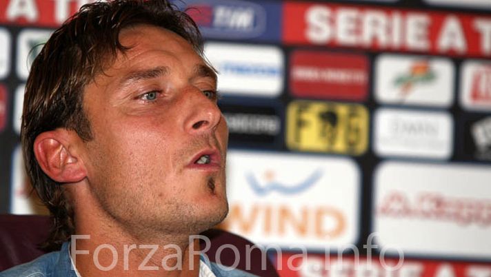 Siparietto di Totti all'uscita dagli spogliatoi: “L'ammonizione? La volevo prendere contro l'Atalanta…Giuro!” - immagine 1