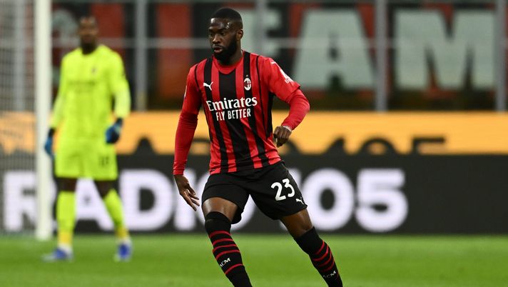 MILAN, ITALY - FEBRUARY 25: Fikayo Tomori of AC Milan in action during the Serie A match between AC Milan and Udinese Calcio at Stadio Giuseppe Meazza on February 25, 2022 in Milan, Italy. (Photo by Claudio Villa/AC Milan via Getty Images)