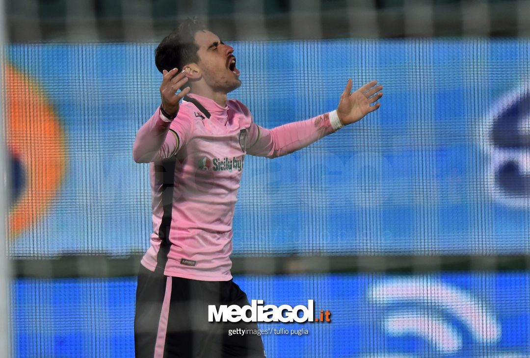 PALERMO, ITALY - FEBRUARY 27:  Igor Coronado of Palermo celebrates after scoring his team's second goal during the Serie B match between US Citta di Palermo and Ascoli Picchio on February 27, 2018 in Palermo, Italy.  (Photo by Tullio M. Puglia/Getty Images) 