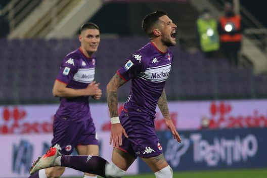 GERMOGLI PH: 17 GENNAIO 2022 FIRENZE STADIO ARTEMIO FRANCHI CAMPIONATO SERIE A TIM 2021/2022 FIORENTINA VS GENOA NELLA FOTO ESULTANZA GOL BIRAGHI Notte perfetta: la Fiorentina si riprende il sesto posto- immagine 2