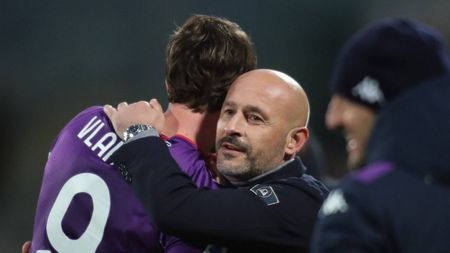 GERMOGLI PH: 11DICEMBRE 2021 FIRENZE STADIO ARTEMIO FRANCHI CAMPIONATO SERIE A TIM FIORENTINA VS SALERNITANA NELLA FOTO ESULTANZA GOL VLAHOVIC GERMOGLI PH: 11DICEMBRE 2021 FIRENZE STADIO ARTEMIO FRANCHI CAMPIONATO SERIE A TIM FIORENTINA VS SALERNITANA NELLA FOTO ESULTANZA GOL VLAHOVIC