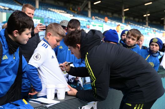 (Photo by George Wood/Getty Images) Leeds tolleranza zero: “C’è il Covid, le invasioni di campo saranno reato penale”- immagine 5