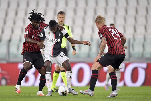 Blaise Matuidi tra Franck Kessié ed Andrea Conti in Juventus-Milan di Coppa Italia (credits: GETTY Images) Blaise Matuidi tra Franck Kessié ed Andrea Conti in Juventus-Milan di Coppa Italia (credits: GETTY Images)