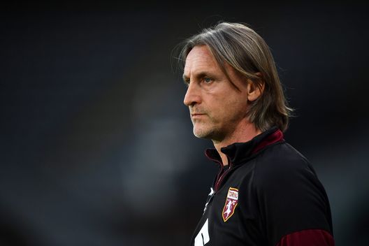  TURIN, ITALY - MAY 03: Davide Nicola, Head Coach of Torino FC looks on prior to the Serie A match between Torino FC and Parma Calcio at Stadio Olimpico di Torino on May 03, 2021 in Turin, Italy. Sporting stadiums around Italy remain under strict restrictions due to the Coronavirus Pandemic as Government social distancing laws prohibit fans inside venues resulting in games being played behind closed doors. (Photo by Valerio Pennicino/Getty Images) 