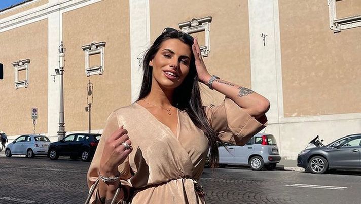 Instagram @carolinastramare_ Carolina Stramare è a Roma: “Arrivata nella mia città preferita” - immagine 1