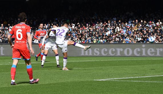 Il Maradona non è più una fortezza per il Napoli: la Fiorentina spegne i sorrisi- immagine 2