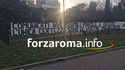 Roma, il duro striscione contro Friedkin: “Unica certezza le vostre vigliaccherie”
