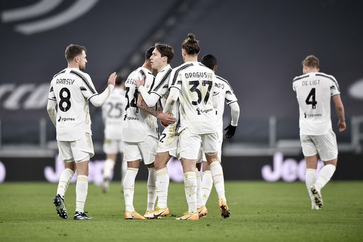 La Juventus festeggia il gol La Juventus festeggia il gol