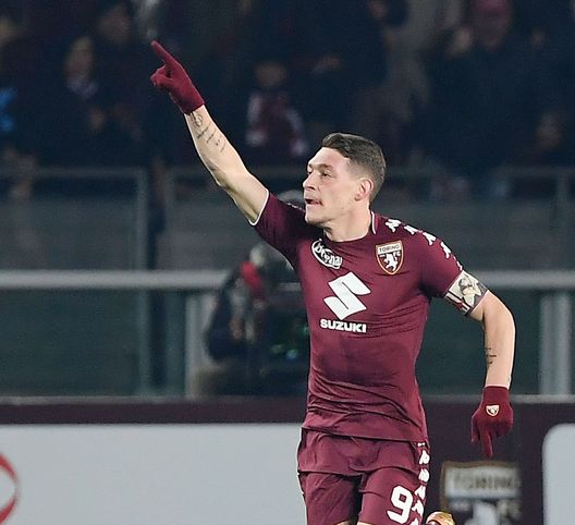  TURIN, ITALY - DECEMBER 16: Andrea Belotti of Torino FC celebrates after scoring the 1-3 goal during the Serie A match between Torino FC and SSC Napoli at Stadio Olimpico di Torino on December 16, 2017 in Turin, Italy. (Photo by Francesco Pecoraro/Getty Images) 
