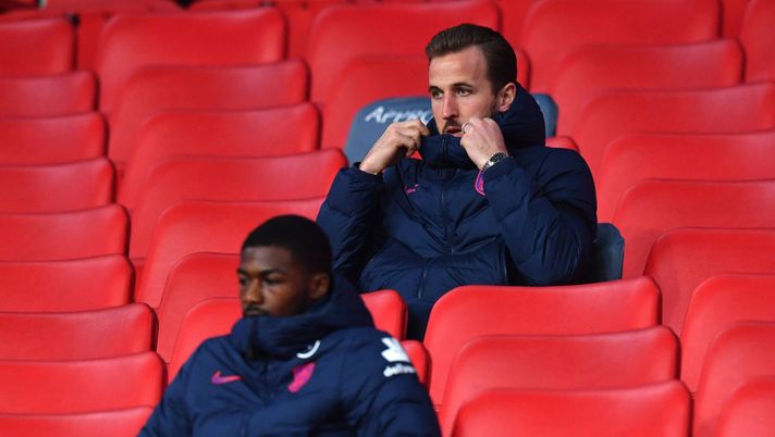 LONDON, ENGLAND - NOVEMBER 12: Harry Kane of England sits in the stands in between the social distancing seat markers during the international friendly match between England and the Republic of Ireland at Wembley Stadium on November 12, 2020 in London, England. Sporting stadiums around the UK remain under strict restrictions due to the Coronavirus Pandemic as Government social distancing laws prohibit fans inside venues resulting in games being played behind closed doors. (Photo by Ben Stansall - LONDON, ENGLAND - NOVEMBER 12: Harry Kane of England sits in the stands in between the social distancing seat markers during the international friendly match between England and the Republic of Ireland at Wembley Stadium on November 12, 2020 in London, England. Sporting stadiums around the UK remain under strict restrictions due to the Coronavirus Pandemic as Government social distancing laws prohibit fans inside venues resulting in games being played behind closed doors. (Photo by Ben Stansall -