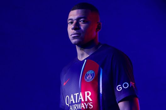 Psg nuova maglia (credit ph Psg) Psg nuova maglia