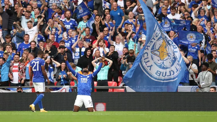 Kalechi Iheanacho, attaccante del Leicester, esulta per il gol al Manchester City nel Community Shield (Getty Images)