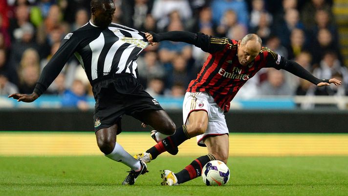 NEWCASTLE, ENGLAND - SEPTEMBER 11: Pietro Vierchowod (R) of AC Milan Glorie vies for the ball with Andy Cole (L) of Newcastle United during Steve Harper's testimonial match between Newcastle United and AC Milan Glorie at St James' Park on September 11, 2013 in Newcastle upon Tyne, England. (Photo by Nigel Roddis/Getty Images) NEWCASTLE, ENGLAND - SEPTEMBER 11: Pietro Vierchowod (R) of AC Milan Glorie vies for the ball with Andy Cole (L) of Newcastle United during Steve Harper's testimonial match between Newcastle United and AC Milan Glorie at St James' Park on September 11, 2013 in Newcastle upon Tyne, England. (Photo by Nigel Roddis/Getty Images)