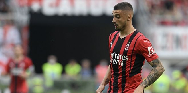 Rade Krunic (centrocampista AC Milan), qui durante Milan-Atalanta 2-0 (Serie A 2021-2022) | News (Getty Images) Rade Krunic AC Milan Milan-Atalanta 2-0 Serie A 2021-2022