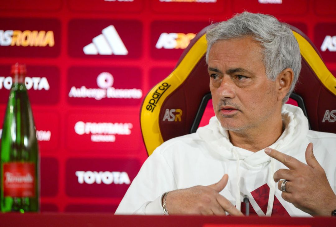 Trigoria, la conferenza stampa di Mourinho prima di Juventus-Roma – FOTO GALLERY - immagine 7