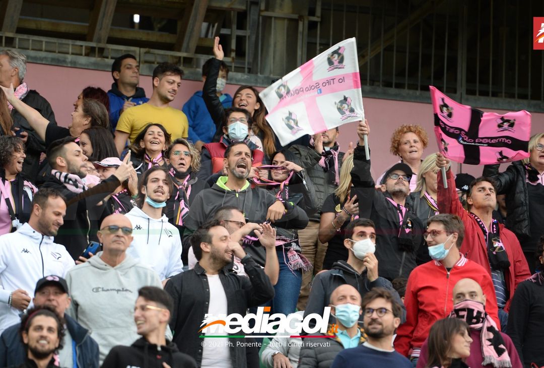 FOTO, i tifosi allo stadio per Palermo – Foggia 3-0 (Gallery) - immagine 4