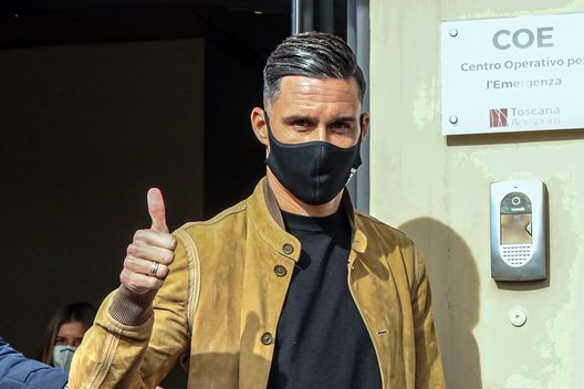 GERMOGLI PH: 5 OTTOBRE 2020 FIRENZE AEREOPORTO DI PERETOLA AMERIGO VESPUCCI L' ARRIVO DEL NUOVO GIOCATORE DELLA FIORENTINA JOSE MARIA CALLEJON GERMOGLI PH: 5 OTTOBRE 2020 FIRENZE AEREOPORTO DI PERETOLA AMERIGO VESPUCCI L' ARRIVO DEL NUOVO GIOCATORE DELLA FIORENTINA JOSE MARIA CALLEJON