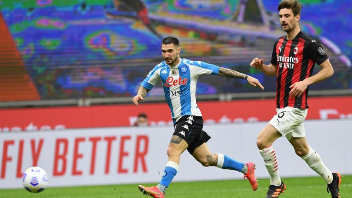 MILAN, ITALY - MARCH 14: Matteo Politano of Napoli scores the 0-1 goal of Napoli during the Serie A match between AC Milan and SSC Napoli at Stadio Giuseppe Meazza on March 14, 2021 in Milan, Italy. Sporting stadiums around Italy remain under strict restrictions due to the Coronavirus Pandemic as Government social distancing laws prohibit fans inside venues resulting in games being played behind closed doors. (Photo by SSC NAPOLI/SSC NAPOLI via Getty Images) Un altro rossonero potrebbe salutare: vediamo di chi si tratta… - immagine 1