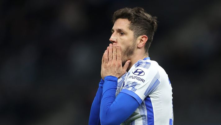 BERLIN, GERMANY - NOVEMBER 07: Stevan Jovetic of Hertha Berlin reacts after missing a chance during the Bundesliga match between Hertha BSC and Bayer 04 Leverkusen at Olympiastadion on November 07, 2021 in Berlin, Germany. (Photo by Boris Streubel/Getty Images) La storia si ripete: Corvino vuole riportare in A un ex bomber viola - immagine 1