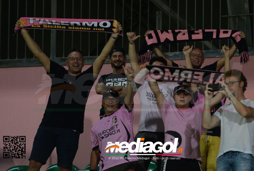 FOTOTIFO, Palermo-Genoa 1-0: i tifosi allo stadio “Renzo Barbera” (Gallery) - immagine 105