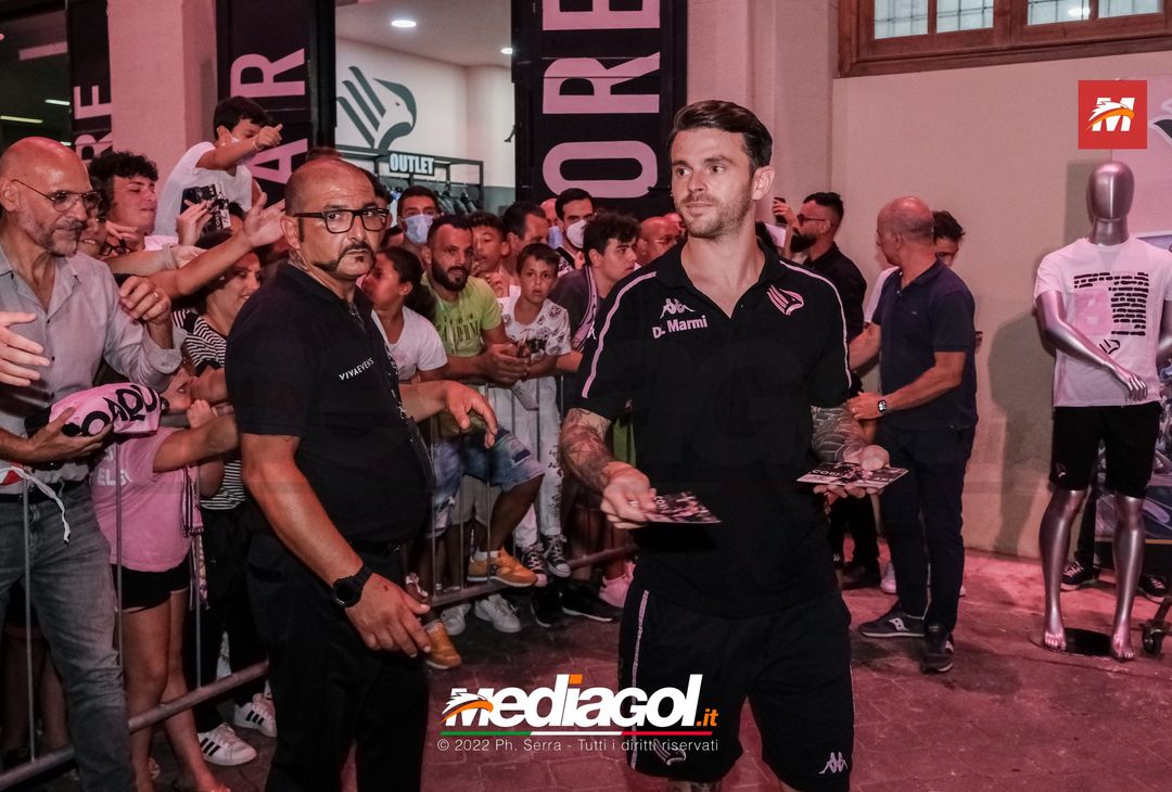 FOTO RITIRO PALERMO, Brunori e l’incontro con i tifosi al Barbera (Gallery) - immagine 54