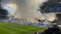Classico slovacco: la coreografia intermittente della curva dello Slovan…