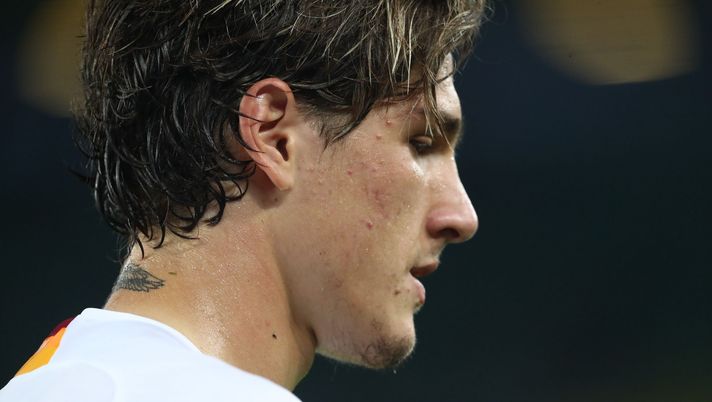 VERONA, ITALY - SEPTEMBER 19: Nicolo Zaniolo of AS Roma looks on during the Serie A match between Hellas and AS Roma at Stadio Marcantonio Bentegodi on September 19, 2021 in Verona, Italy. (Photo by Marco Luzzani/Getty Images) 
