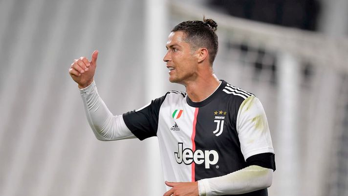 Bordata della sorella di CR7 contro la Juve: “Lo United è un club degno di te” Bordata della sorella di CR7 contro la Juve: “Lo United è un club degno di te”