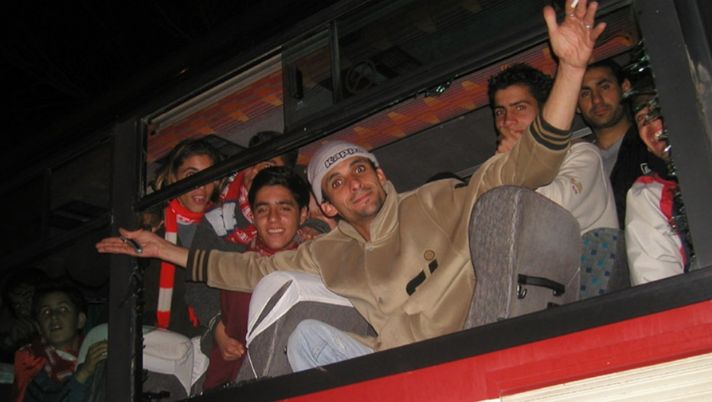 Israele, derby ad Haifa: razzi sequestrati e tifosi Maccabi a casa sul pullman senza vetri… - immagine 1