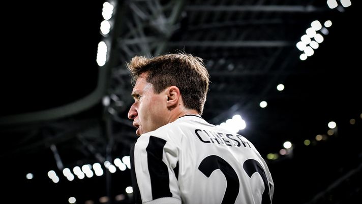 TURIN, ITALY - SEPTEMBER 19: Federico Chiesa of Juventus  looks on during the Serie A match between Juventus and AC Milan at Allianz stadium on September 19, 2021 in Turin, Italy. (Photo by Daniele Badolato - Juventus FC/Juventus FC via Getty Images) 