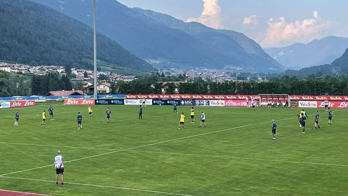 Dimaro Day 8, termina l’allenamento mattutino: Spalletti ha provato alcune situazioni tattiche Dimaro Day 8, termina l’allenamento mattutino: Spalletti ha provato alcune situazioni tattiche