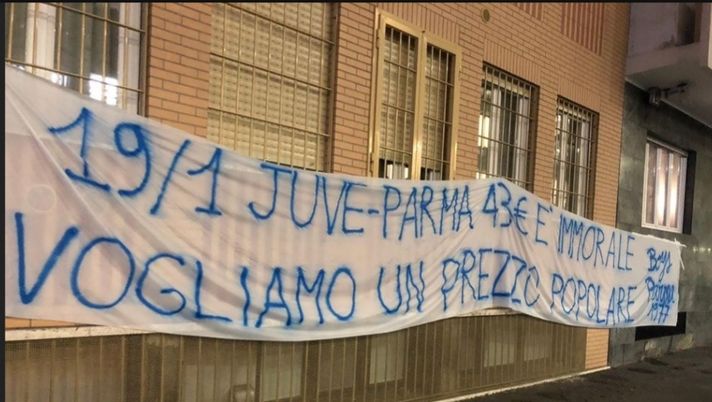 Lo striscione degli ultras Parma, diffuso da Parmapress24 