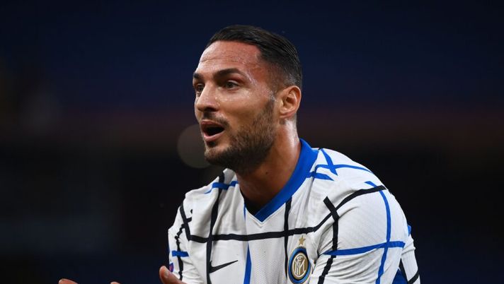Inter Milan's Italian defender Danilo D'Ambrosio reacts during the Italian Serie A football match Genoa vs Inter Milan at the Luigi-Ferraris Stadium in Genoa, on October 24, 2020. (Photo by MARCO BERTORELLO / AFP) (Photo by MARCO BERTORELLO/AFP via Getty Images) Inter, la verità sui (lunghi) tempi di recupero di D’Ambrosio! Si rivede Vecino - immagine 1
