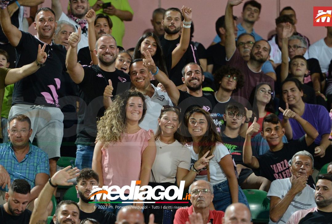 FOTOTIFO, Palermo-Ascoli 2-3: i tifosi allo stadio “Renzo Barbera” (Gallery) - immagine 12