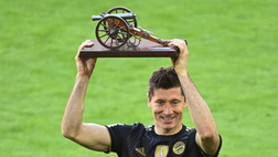 VIDEO Bundesliga, Lewandowski nella storia: stacca Müller con 41 gol. La festa
