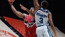 Derby di basket, se la Lombardia riapre parzialmente il palazzetto Cantù e Milano in campo dalle 20.00
