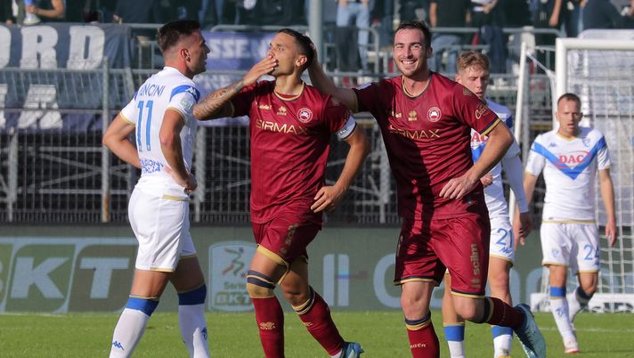 Foto Paola Garbuio/LaPresse 04 Novembre 2023 - Cittadella (pd), Italia - sport, calcio -
Cittadella vs Brescia - Campionato italiano di calcio Serie BKT 2023/2024 - Stadio Pier Alessio Vita (16 AS Cittadella) esultanza gol 2-1
Claudio Cassano (10 AS Cittadella)Matthieu Huard (3 Brescia Calcio)
November 04, 2023 Cittadella (pd), Italy - sport, soccer - Cittadella vs Brescia - Italian Serie BKT Football Championship 2023/2024 - Pier Cesare Tombolato Stadium. In the pic:
Alessio Vita (16 AS Cittadella) celebration goal 2-1 FINALE CITTADELLA-BRESCIA 3-2 (4′ Frare aut., 13′ Carriero, 32′ Vita, 69′ Bertagnoli, 82′ Maistrello) - immagine 1