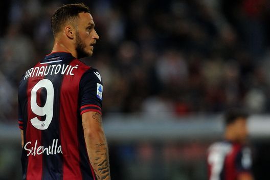 BOLOGNA, ITALY - OCTOBER 08: Marko Arnautovic of Bologna FC looks on during the Serie A match between Bologna FC and UC Sampdoria at Stadio Renato Dall'Ara on October 08, 2022 in Bologna, Italy. (Photo by Mario Carlini / Iguana Press/Getty Images) Bologna, in attacco torna Arnautovic: primo nella classifica marcatori con 7 gol- immagine 2