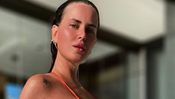 Lady Zarate, che spettacolo. Natalie Weber in super forma, il lato B toglie il fiato