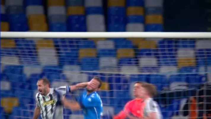 GdS &#8211; Napoli-Juventus, la moviola: il rigore per gli azzurri c&#8217;è. Il secondo giallo a Di Lorenzo no