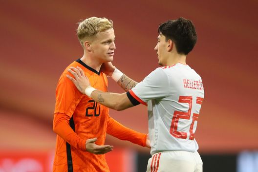 Donny van de Beek con la maglia dell'Olanda Donny van de Beek con la maglia dell'Olanda