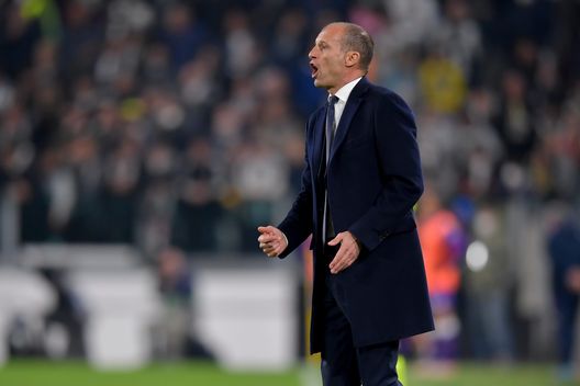 TURIN, ITALY - APRIL 20: head coach of Juventus Massimiliano Allegri gives his team instructions during the Coppa Italia Semi Final 2nd Leg match between Juventus FC v ACF Fiorentina at Allianz Stadium on April 20, 2022 in Turin, Italy. (Photo by Daniele Badolato - Juventus FC/Juventus FC via Getty Images) TURIN, ITALY - APRIL 20: head coach of Juventus Massimiliano Allegri gives his team instructions during the Coppa Italia Semi Final 2nd Leg match between Juventus FC v ACF Fiorentina at Allianz Stadium on April 20, 2022 in Turin, Italy. (Photo by Daniele Badolato - Juventus FC/Juventus FC via Getty Images)