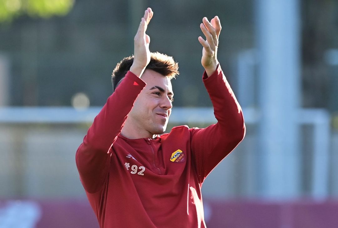 Mourinho respira: a Trigoria Pellegrini e Kumbulla in gruppo – FOTO GALLERY - immagine 27