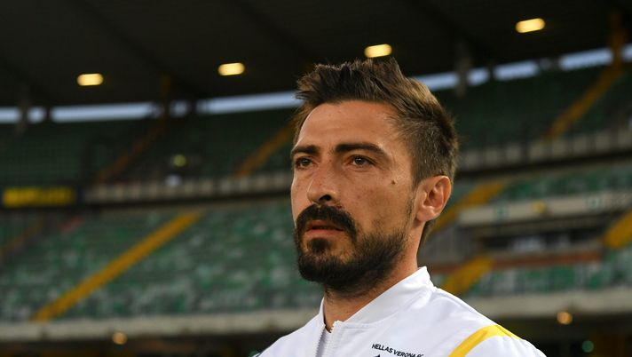 VERONA, ITALY - MAY 17: Matteo Paro, Assistant manager of Hellas Verona FC looks on prior to the Serie A match between Hellas Verona FC and Bologna FC at Stadio Marcantonio Bentegodi on May 17, 2021 in Verona, Italy. Sporting stadiums around Italy remain under strict restrictions due to the Coronavirus Pandemic as Government social distancing laws prohibit fans inside venues resulting in games being played behind closed doors. (Photo by Alessandro Sabattini/Getty Images) VERONA, ITALY - MAY 17: Matteo Paro, Assistant manager of Hellas Verona FC looks on prior to the Serie A match between Hellas Verona FC and Bologna FC at Stadio Marcantonio Bentegodi on May 17, 2021 in Verona, Italy. Sporting stadiums around Italy remain under strict restrictions due to the Coronavirus Pandemic as Government social distancing laws prohibit fans inside venues resulting in games being played behind closed doors. (Photo by Alessandro Sabattini/Getty Images)