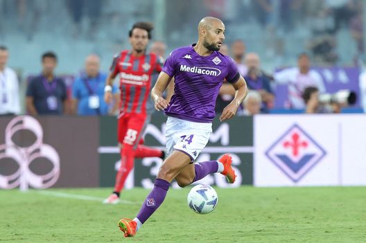 FLORENCE, ITALY - AUGUST 14: Sofyan Amrabat of ACF Fiorentina in action during the Serie A match between ACF Fiorentina and US Cremonese at Stadio Artemio Franchi on August 14, 2022 in Florence, Italy. (Photo by Gabriele Maltinti/Getty Images) Amrabat