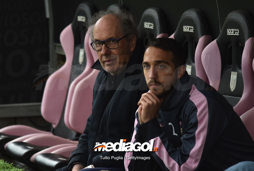  PALERMO, ITALY - MARCH 28: President Rino Foschi of Palermo looks on during a US Citta' di Palermo training session at Stadio Renzo Barbera on March 28, 2019 in Palermo, Italy. (Photo by Tullio M. Puglia/Getty Images) 