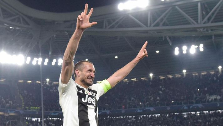 TURIN, ITALY - MARCH 12: Giorgio Chiellini of Juventus celebrate the victory at the end of the UEFA Champions League Round of 16 Second Leg match between Juventus and Club de Atletico Madrid at Allianz Stadium on March 12, 2019 in Turin, . (Photo by Daniele Badolato - Juventus FC/Juventus FC via Getty Images) TURIN, ITALY - MARCH 12: Giorgio Chiellini of Juventus celebrate the victory at the end of the UEFA Champions League Round of 16 Second Leg match between Juventus and Club de Atletico Madrid at Allianz Stadium on March 12, 2019 in Turin, . (Photo by Daniele Badolato - Juventus FC/Juventus FC via Getty Images)