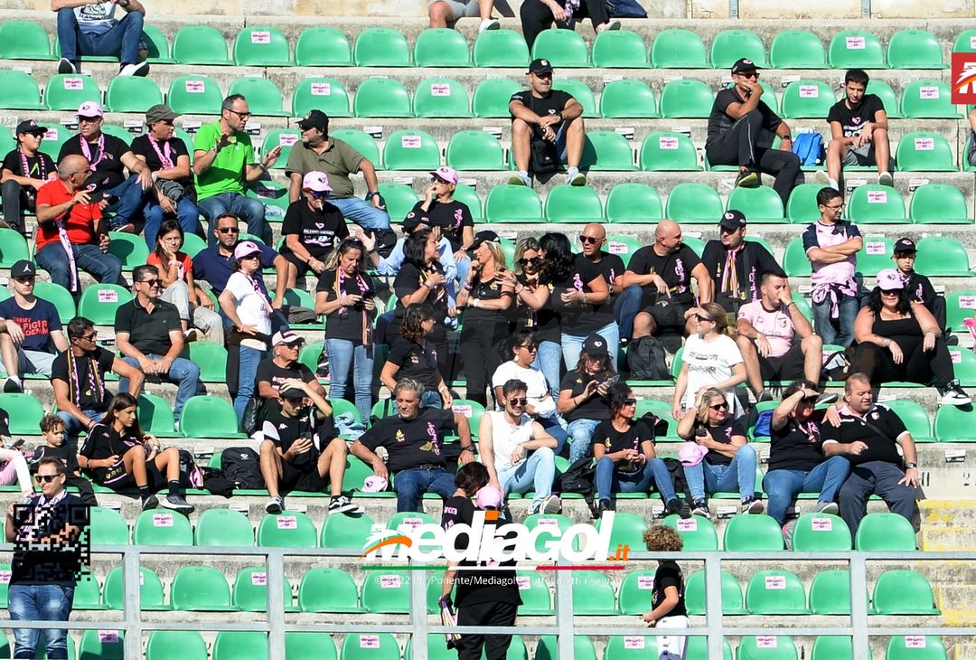 FOTOTIFO Palermo-Cittadella 0-0, i tifosi allo Stadio “Renzo Barbera” (Gallery) - immagine 4